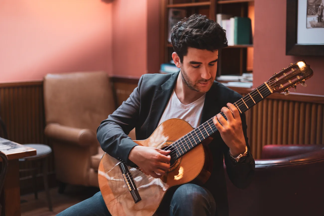 Professional classical guitar teacher in Colchester